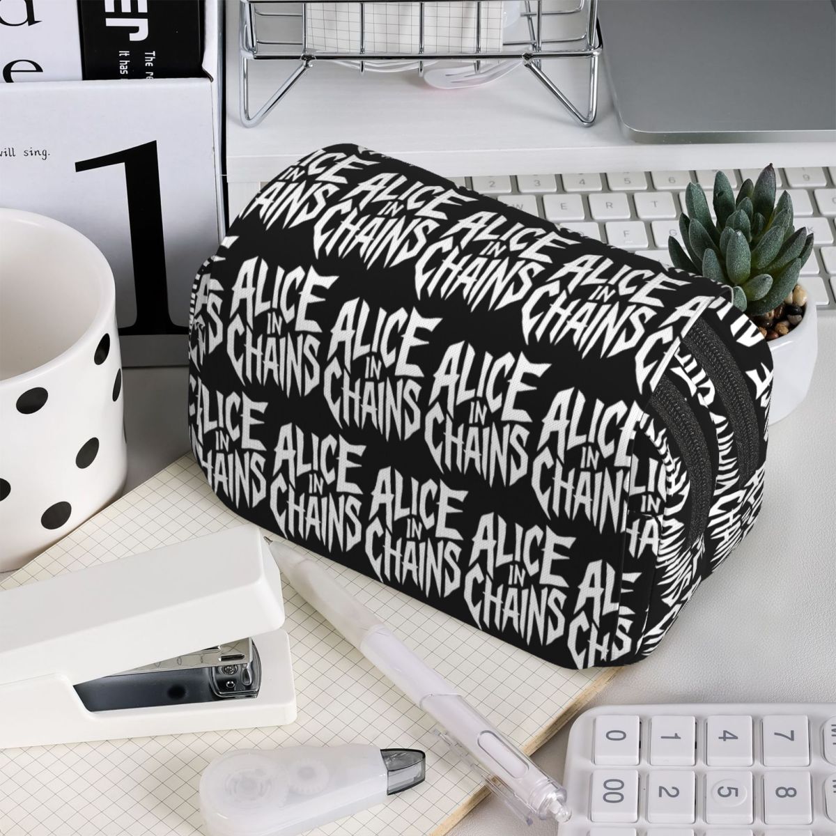 Piórnik Alice In Chains Rooste – Stationery And Office Supply Chain recenzja i cena